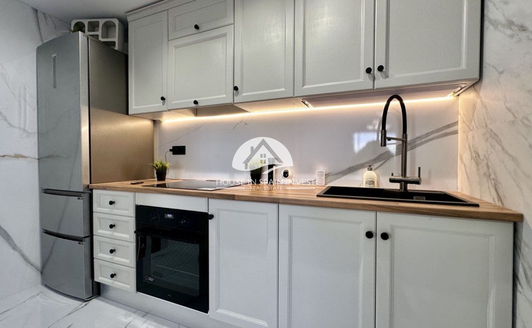 Resale - Apartment  - Orihuela Costa - Playa Flamenca