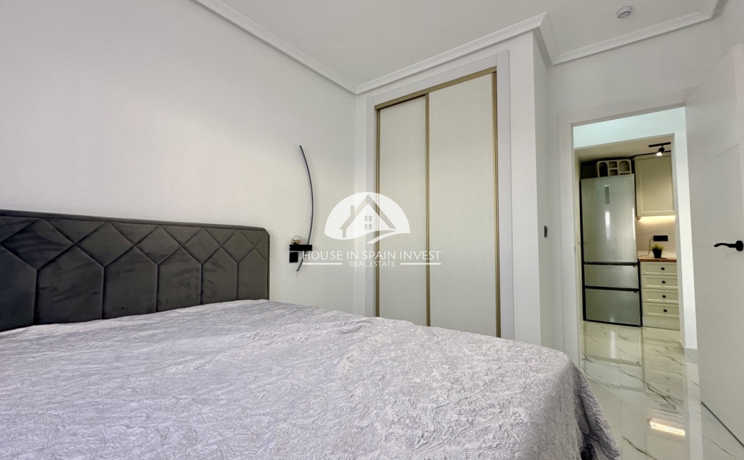 Resale - Apartment  - Orihuela Costa - Playa Flamenca