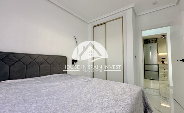 Resale - Apartment  - Orihuela Costa - Playa Flamenca