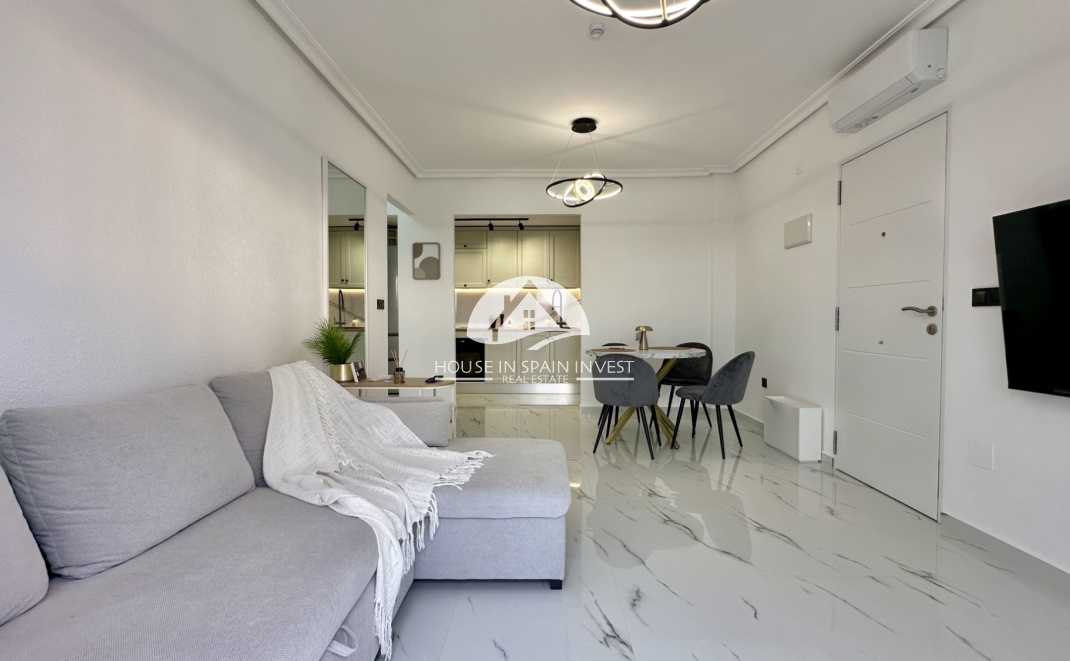 Resale - Apartment  - Orihuela Costa - Playa Flamenca