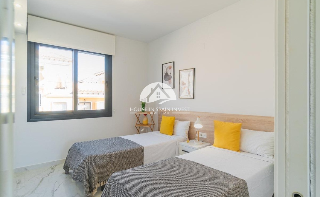 Resale - Apartment  - Orihuela Costa - PAU 26