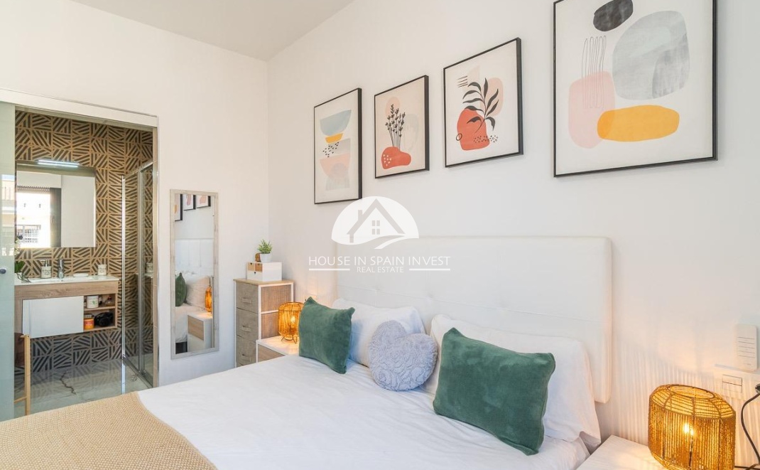 Resale - Apartment  - Orihuela Costa - PAU 26