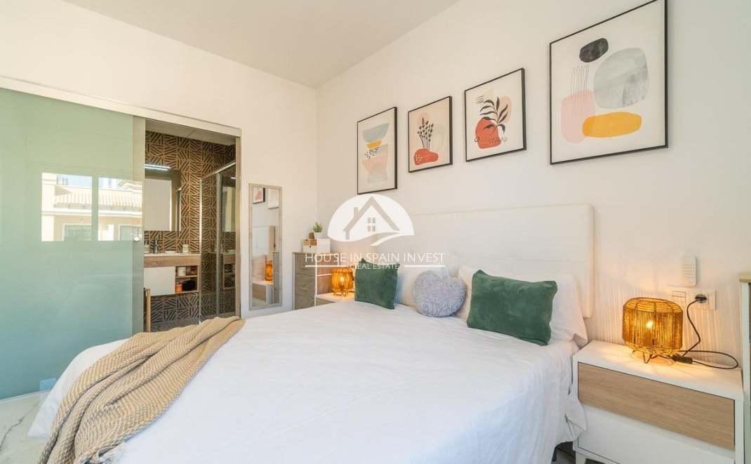 Resale - Apartment  - Orihuela Costa - PAU 26