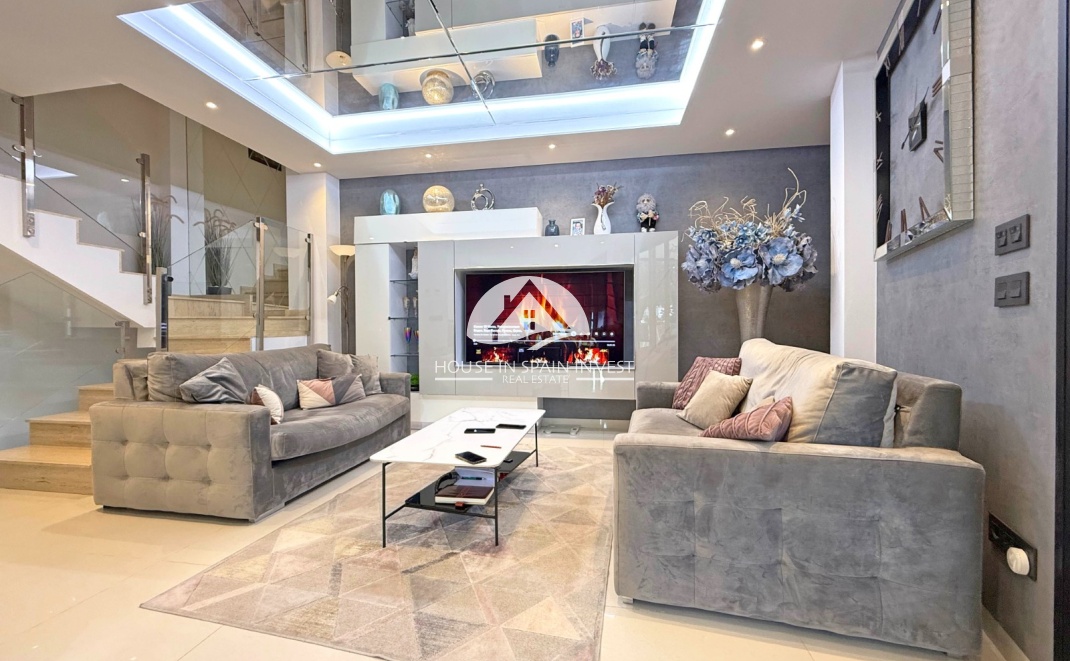 Resale - Villa - Orihuela Costa - Villamartín