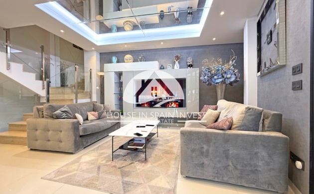 Resale - Villa - Orihuela Costa - Villamartín