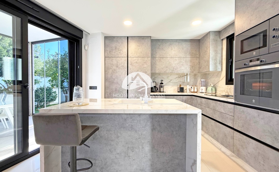 Resale - Villa - Orihuela Costa - Villamartín