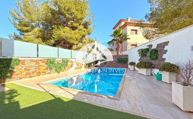 Resale - Villa - Orihuela Costa - Villamartín