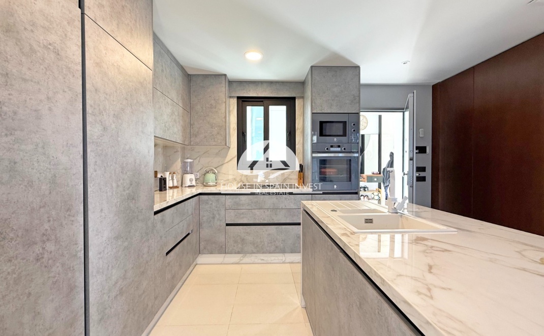 Resale - Villa - Orihuela Costa - Villamartín