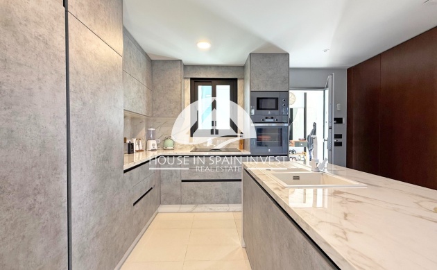 Resale - Villa - Orihuela Costa - Villamartín