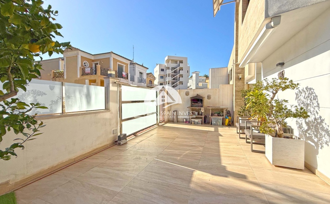 Resale - Villa - Orihuela Costa - Villamartín