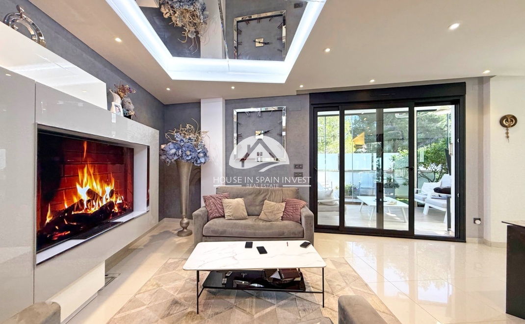 Resale - Villa - Orihuela Costa - Villamartín