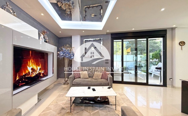 Resale - Villa - Orihuela Costa - Villamartín