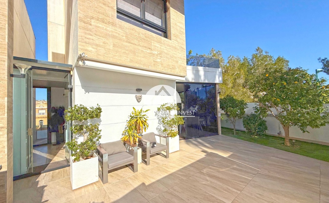 Resale - Villa - Orihuela Costa - Villamartín