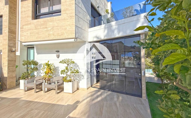 Resale - Villa - Orihuela Costa - Villamartín