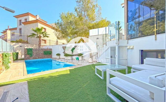 Resale - Villa - Orihuela Costa - Villamartín