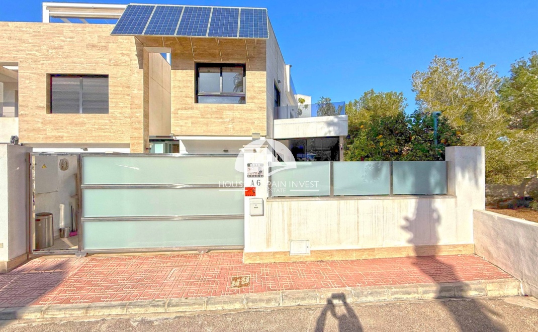 Resale - Villa - Orihuela Costa - Villamartín