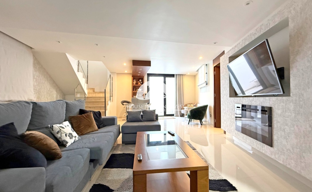 Resale - Villa - Orihuela Costa - Villamartín