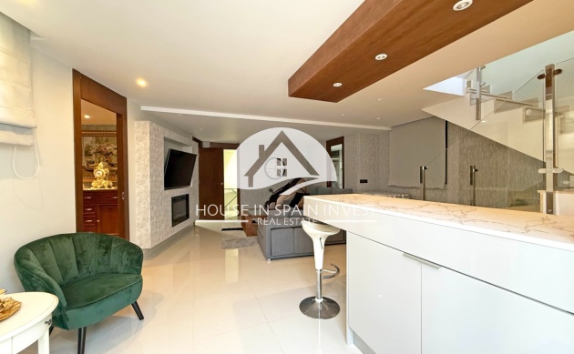 Resale - Villa - Orihuela Costa - Villamartín