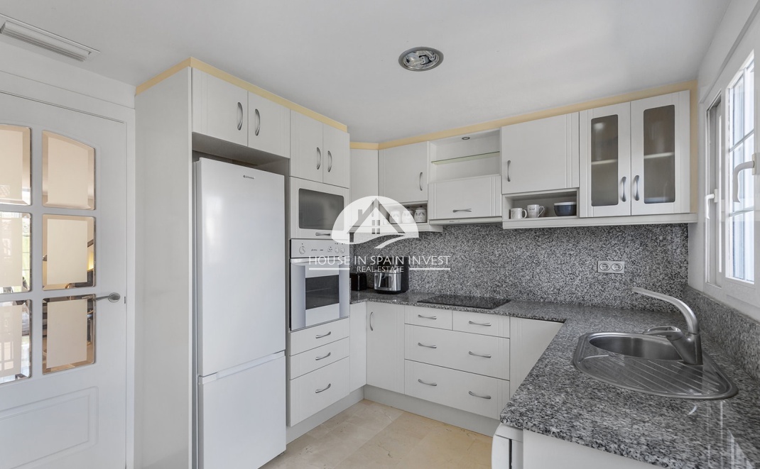 Resale - Villa - Guardamar del Segura - Guardamar - El Raso