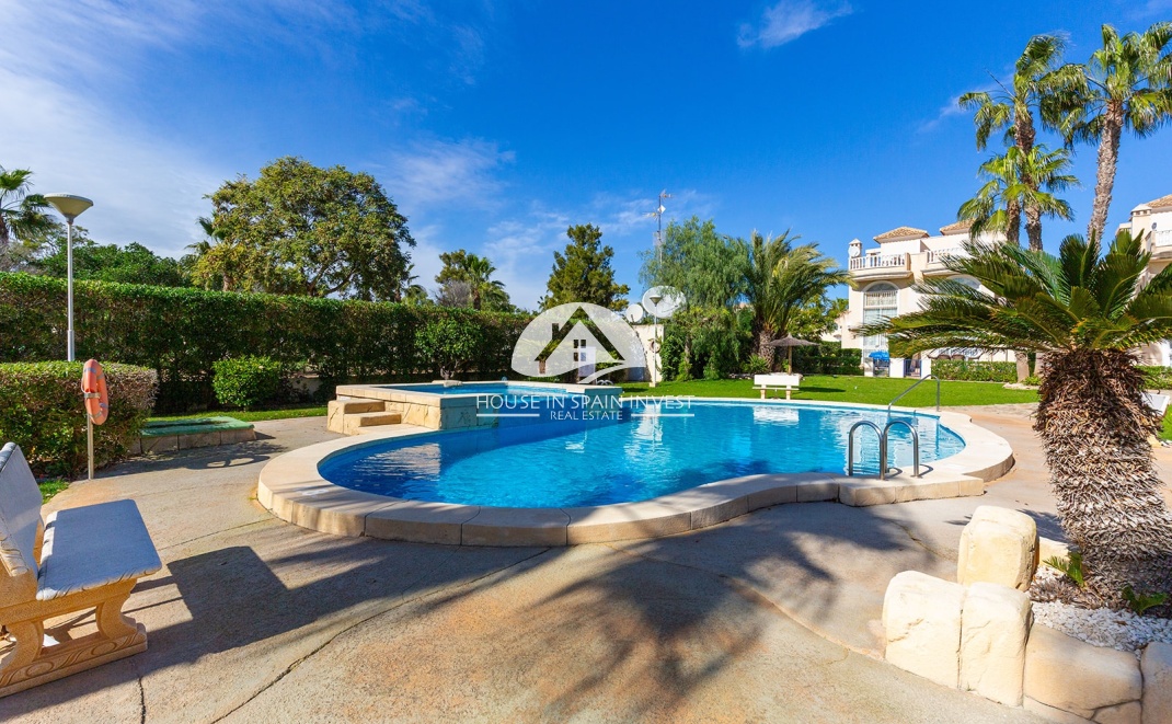 Resale - Villa - Guardamar del Segura - Guardamar - El Raso