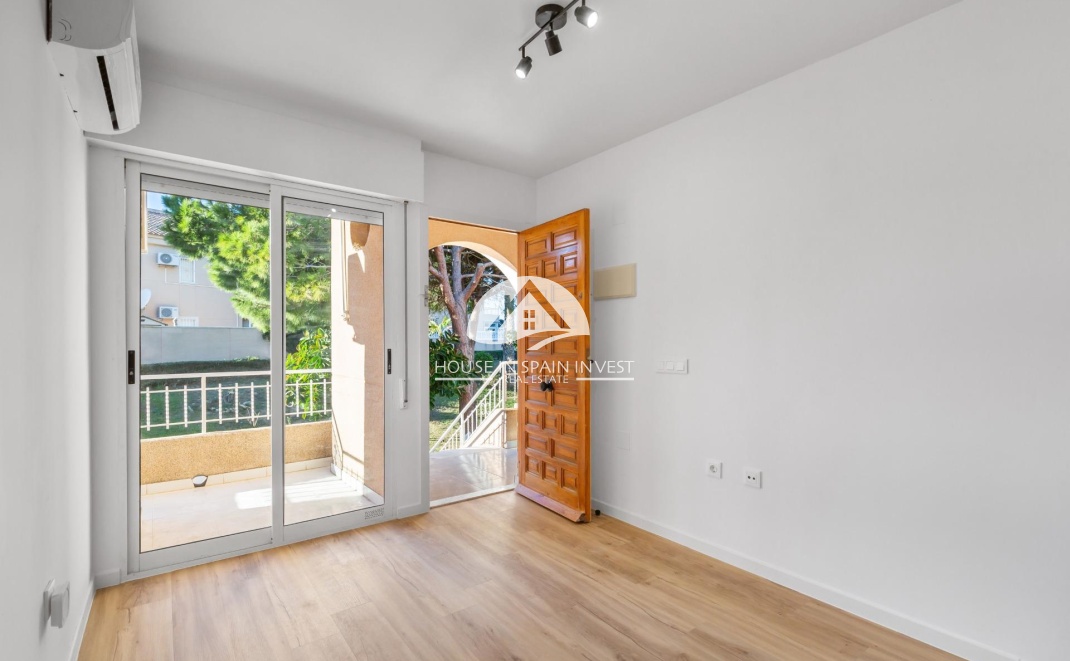 Resale - Apartment  - Torrevieja - La Mata