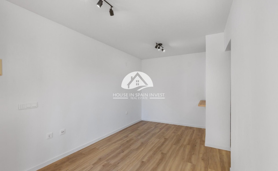 Resale - Apartment  - Torrevieja - La Mata
