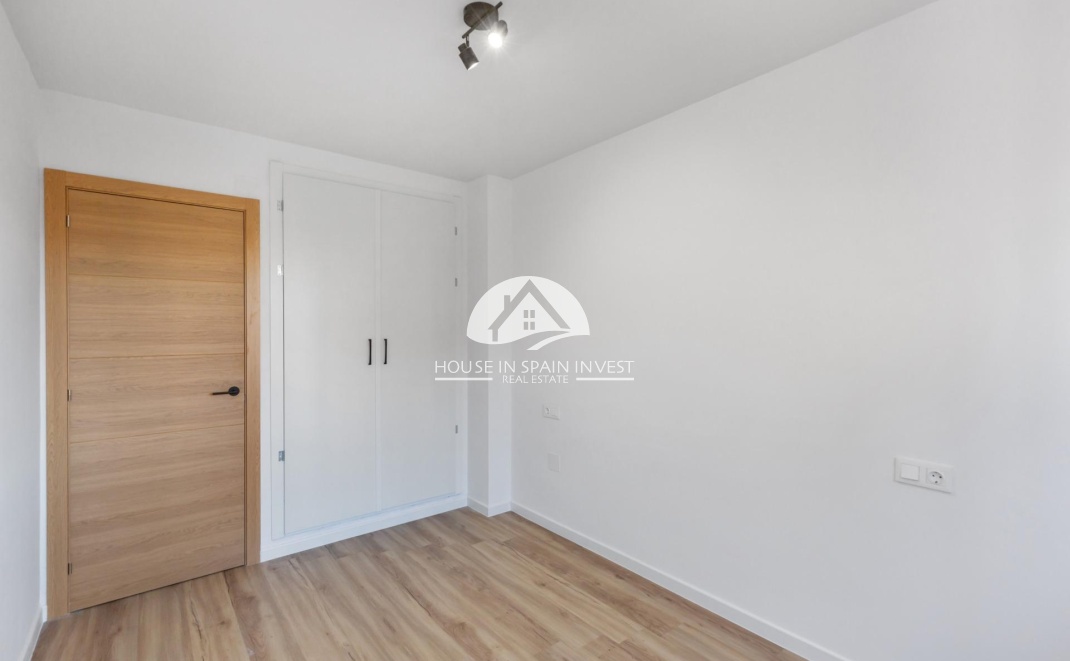 Resale - Apartment  - Torrevieja - La Mata