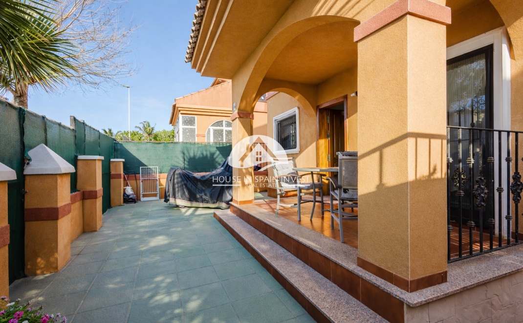 Resale - Villa - Torrevieja - Aguas Nuevas - Sector 25