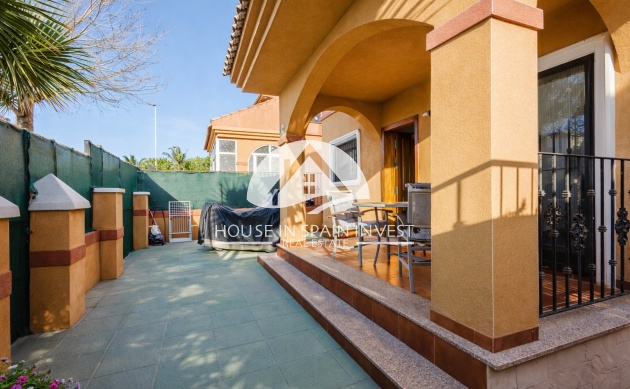 Resale - Villa - Torrevieja - Aguas Nuevas - Sector 25