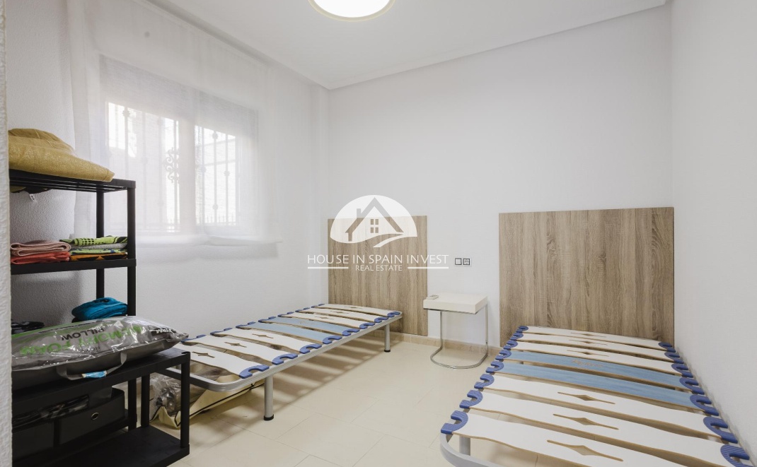 Resale - Villa - Torrevieja - Aguas Nuevas - Sector 25