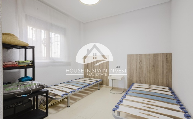 Resale - Villa - Torrevieja - Aguas Nuevas - Sector 25