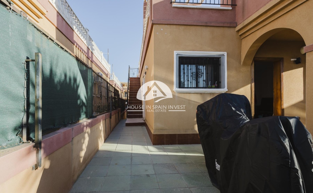 Resale - Villa - Torrevieja - Aguas Nuevas - Sector 25