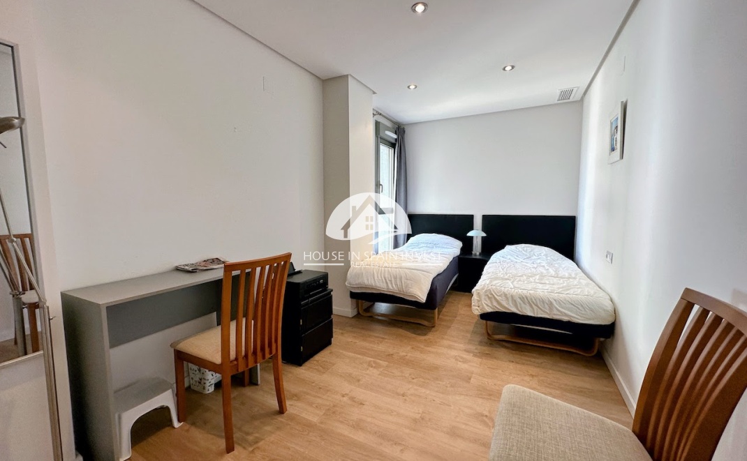 Resale - Apartment  - Orihuela Costa - La Zenia