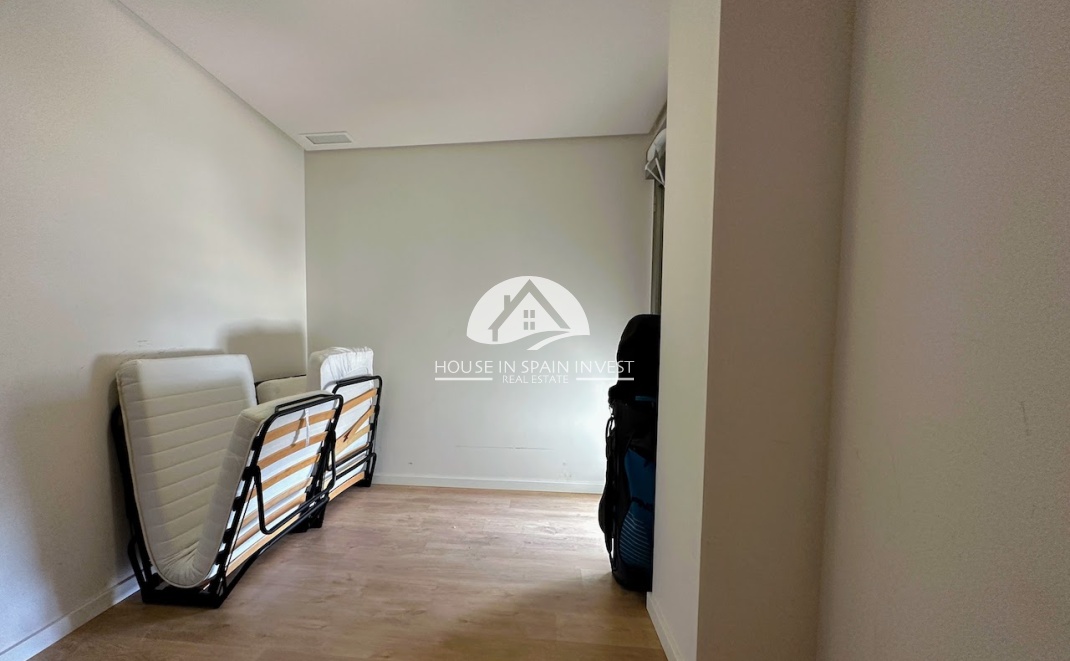 Resale - Apartment  - Orihuela Costa - La Zenia