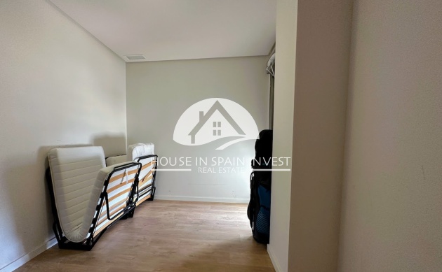 Resale - Apartment  - Orihuela Costa - La Zenia