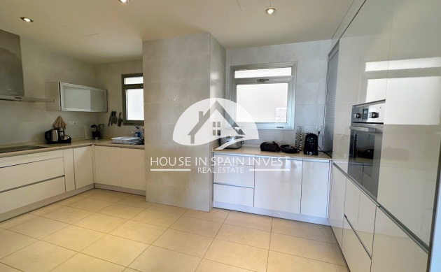 Resale - Apartment  - Orihuela Costa - La Zenia