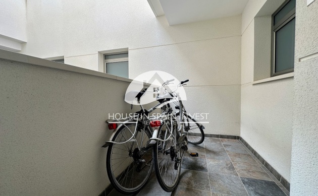 Resale - Apartment  - Orihuela Costa - La Zenia