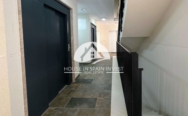 Resale - Apartment  - Orihuela Costa - La Zenia