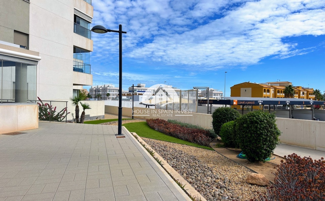 Resale - Apartment  - Orihuela Costa - La Zenia