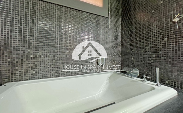 Resale - Apartment  - Torrevieja - Playa del Cura