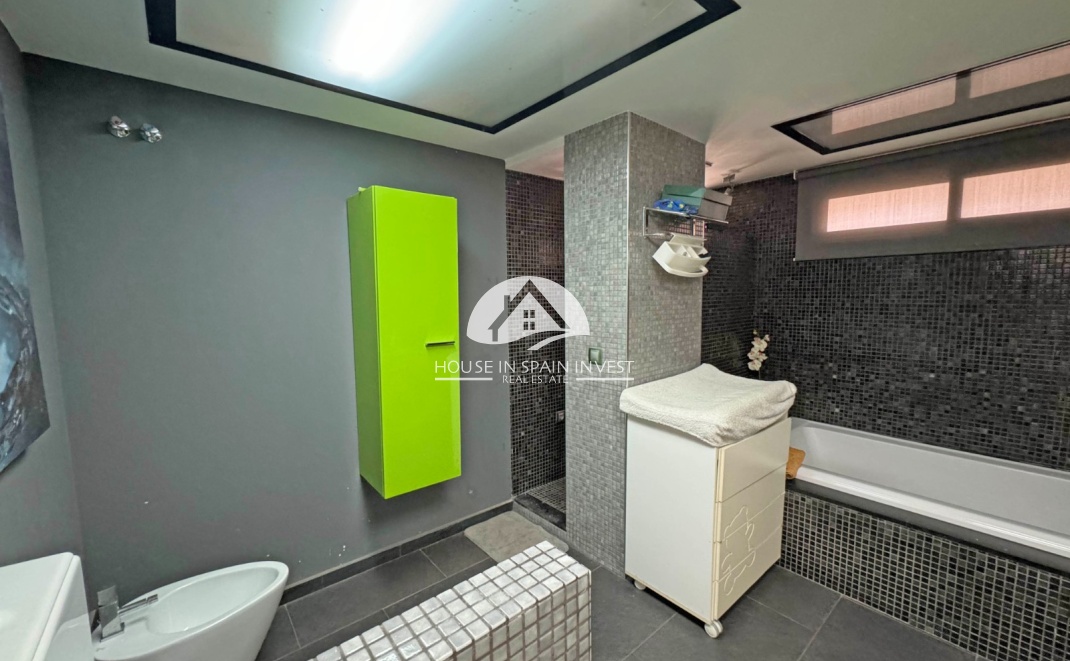 Resale - Apartment  - Torrevieja - Playa del Cura