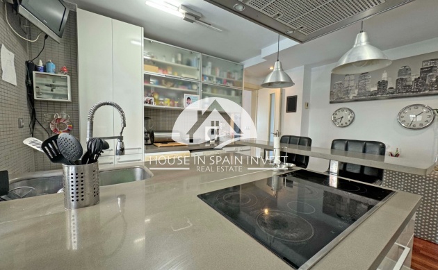 Resale - Apartment  - Torrevieja - Playa del Cura