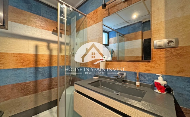 Resale - Apartment  - Torrevieja - Playa del Cura