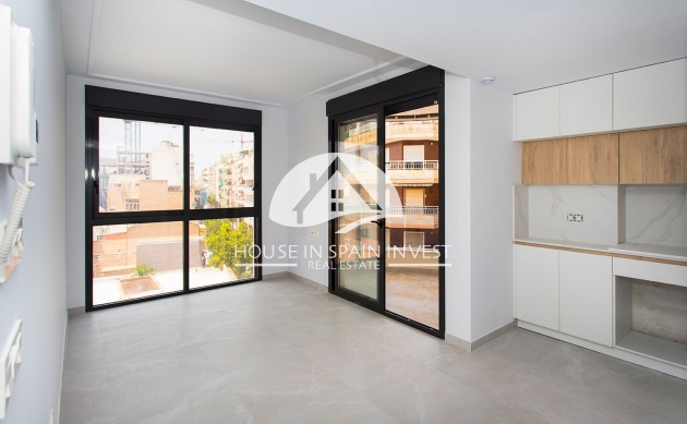 Resale - Apartment  - Torrevieja - Playa del Cura