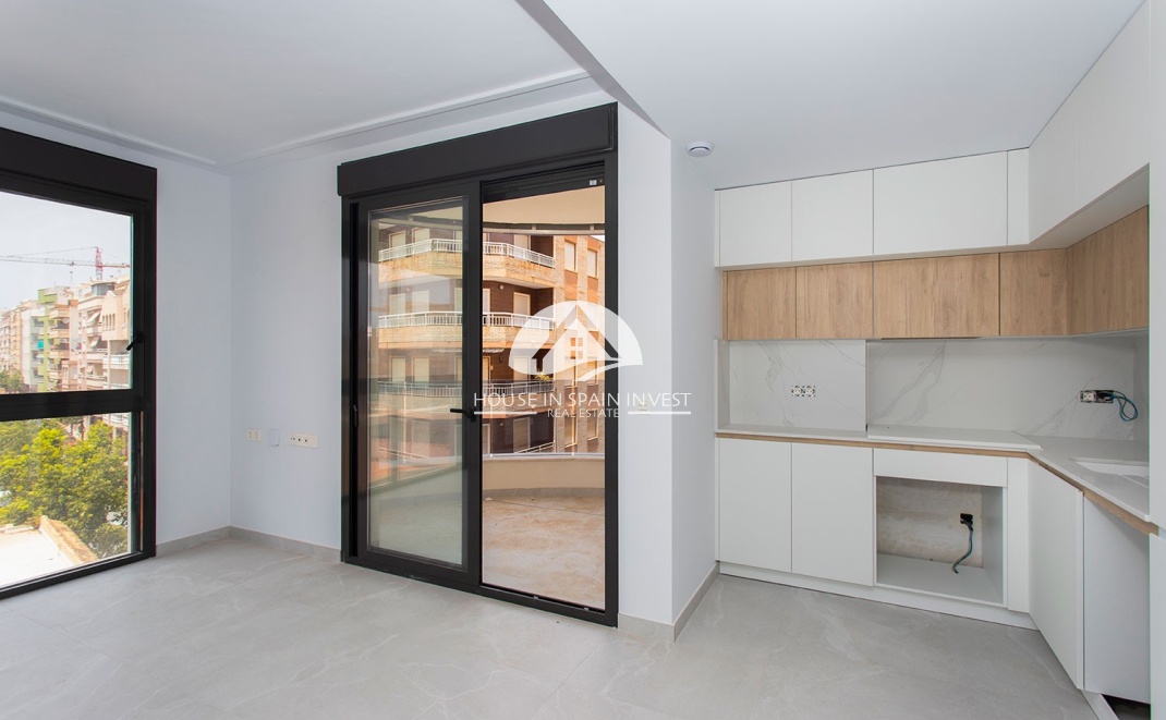 Resale - Apartment  - Torrevieja - Playa del Cura