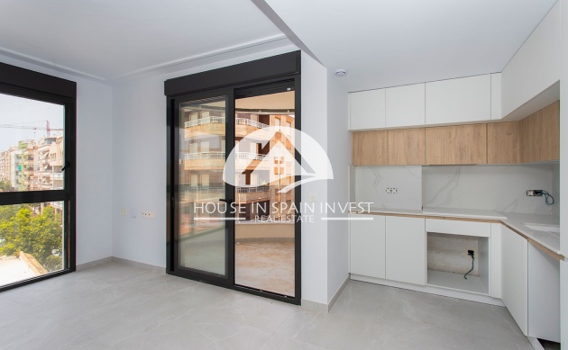 Resale - Apartment  - Torrevieja - Playa del Cura