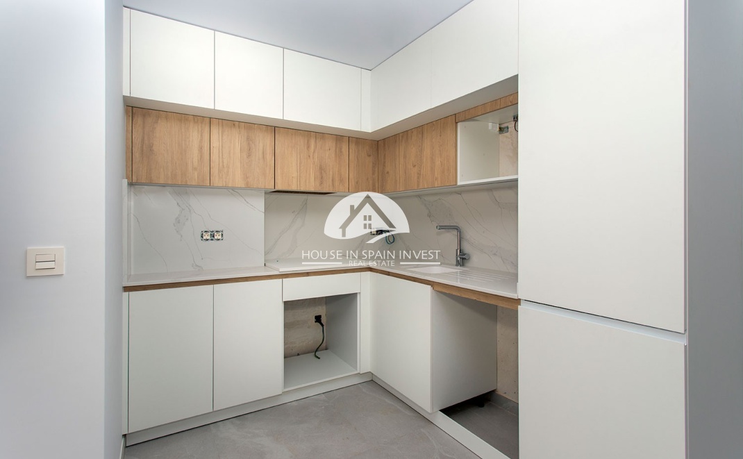 Resale - Apartment  - Torrevieja - Playa del Cura