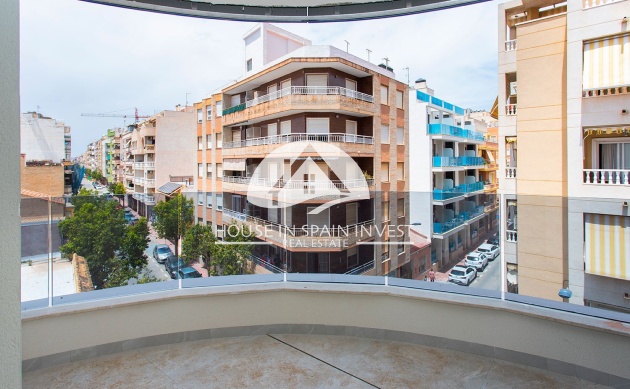 Resale - Apartment  - Torrevieja - Playa del Cura