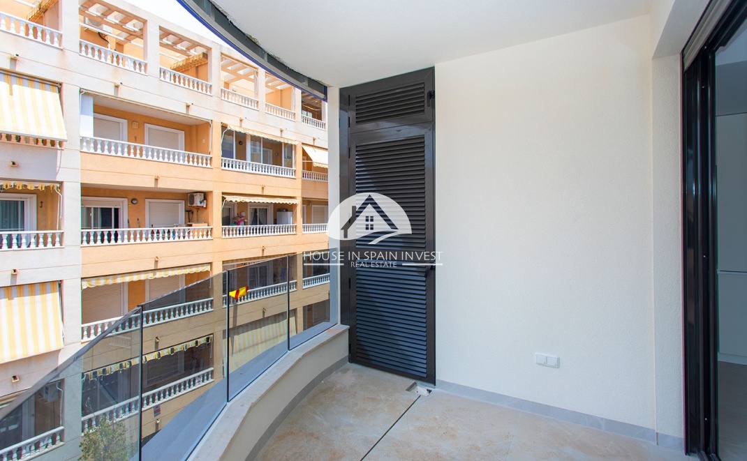 Resale - Apartment  - Torrevieja - Playa del Cura