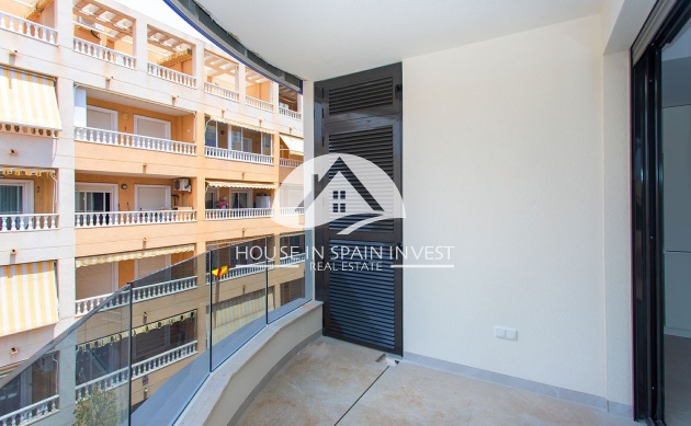 Resale - Apartment  - Torrevieja - Playa del Cura